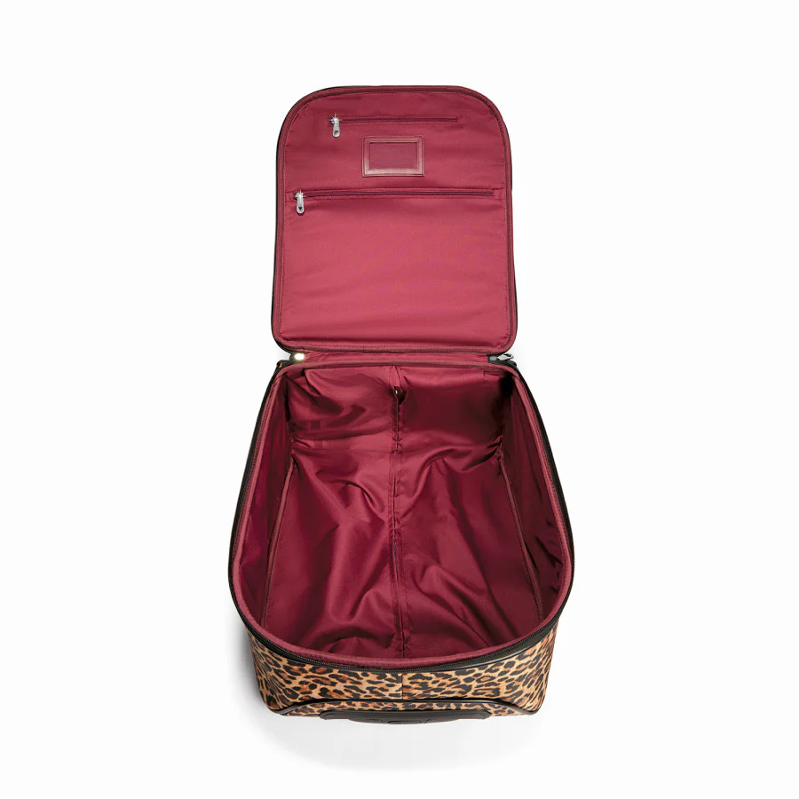 Catwalk Weekender - Image 2