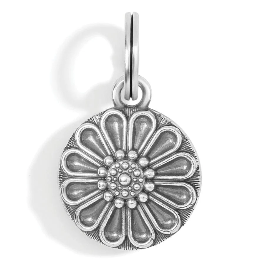 Clara Charm - Image 2