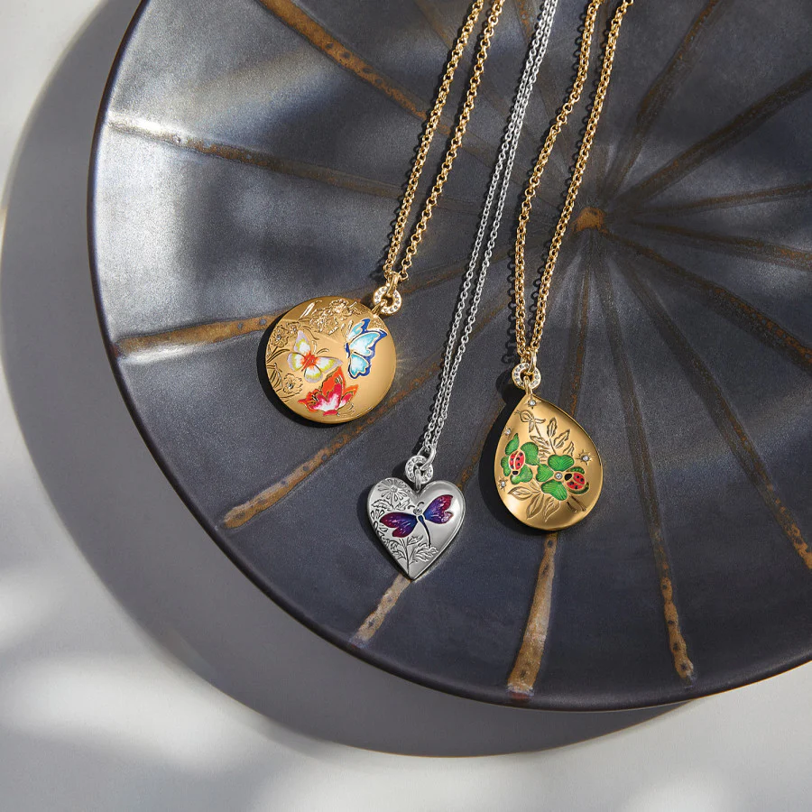 Garden's Splendour Dragonfly Necklace - Image 4
