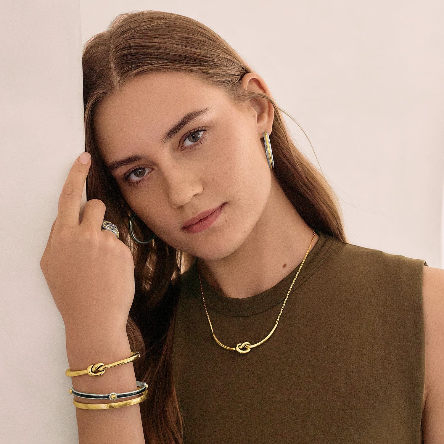 Interlok Single Knot Hinged Bangle - Image 8