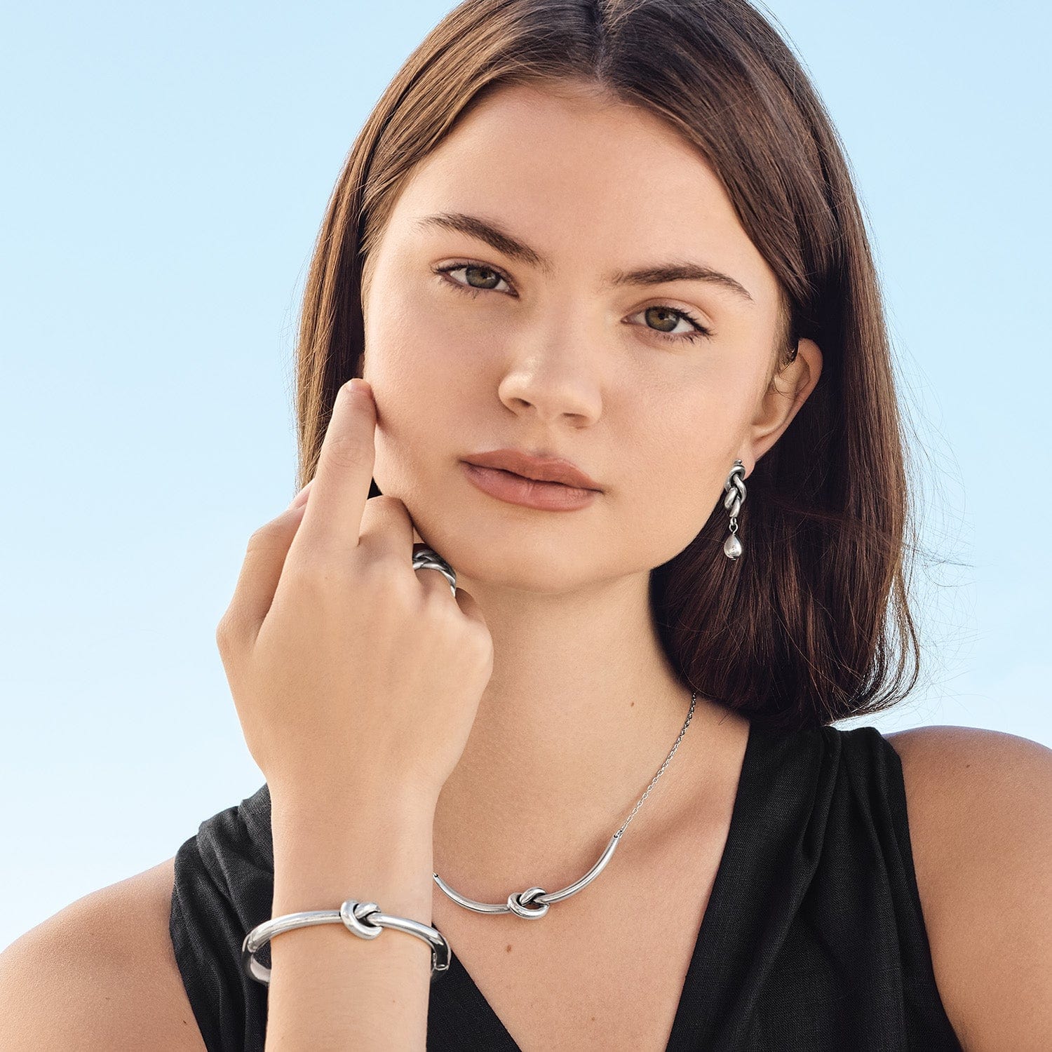 Interlok Single Knot Necklace - Image 10