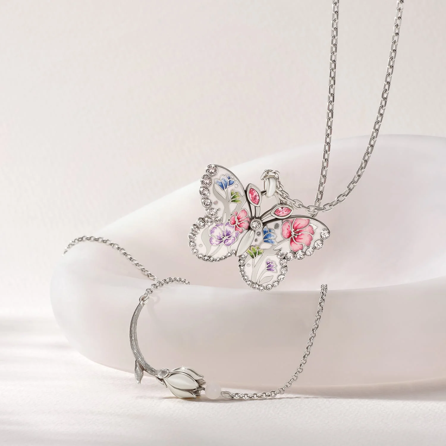 La Tulipe Butterfly Necklace - Image 4