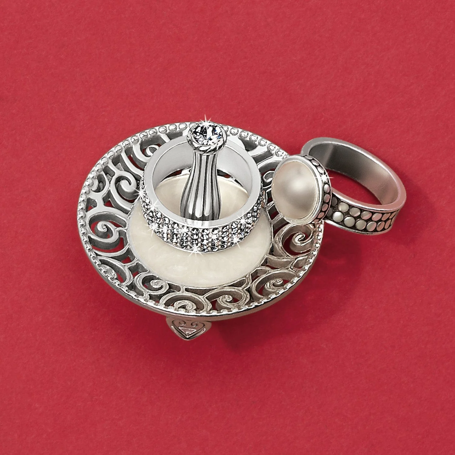 Lacie Daisy Ring Holder - Image 4