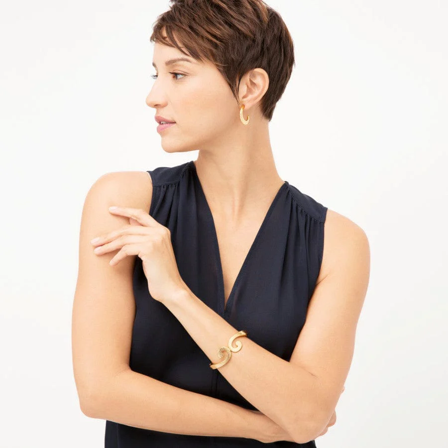 Montagne Post Hoop Earrings - Image 3